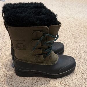 Sorel Women's Olive and Black Winter Boots